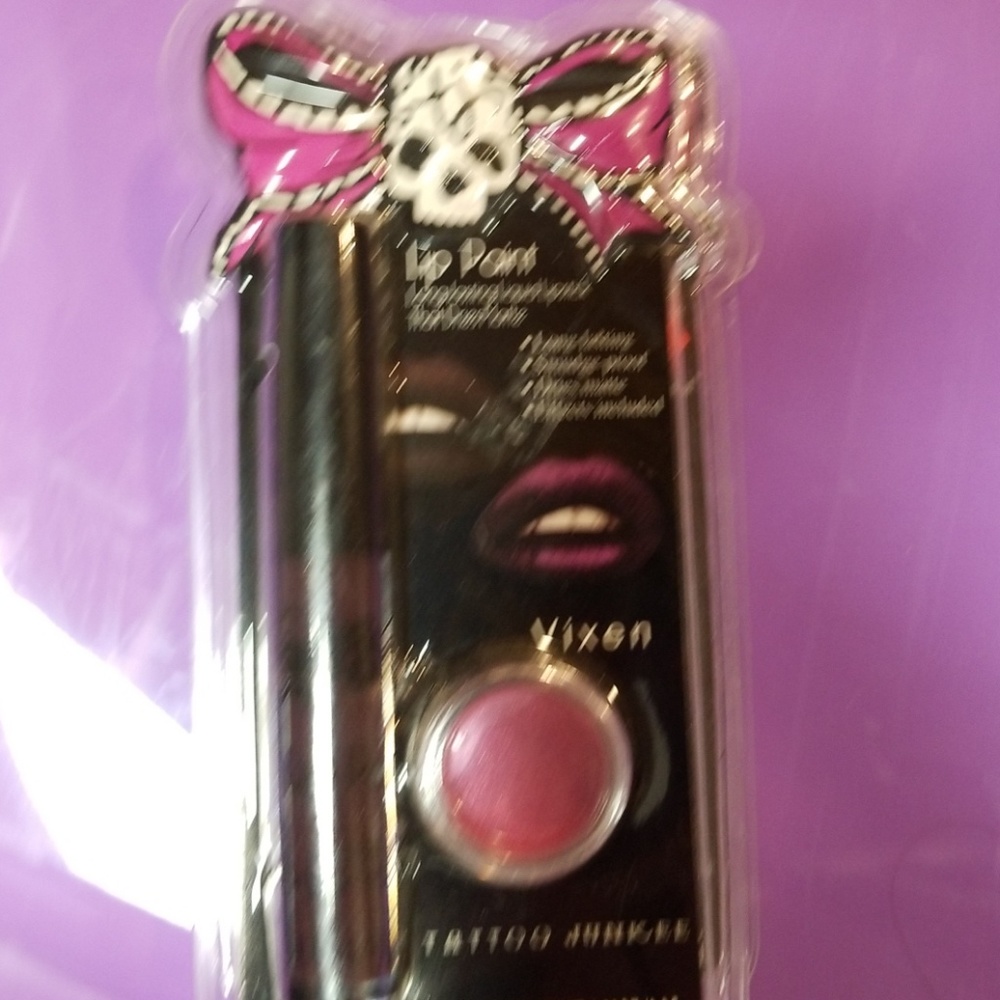 Tattoo junkie lip paint